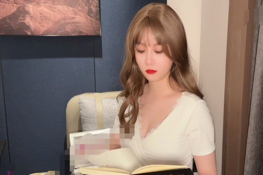 phim sex gái nga xinh đẹp Anh ngồi lên người cho em bj